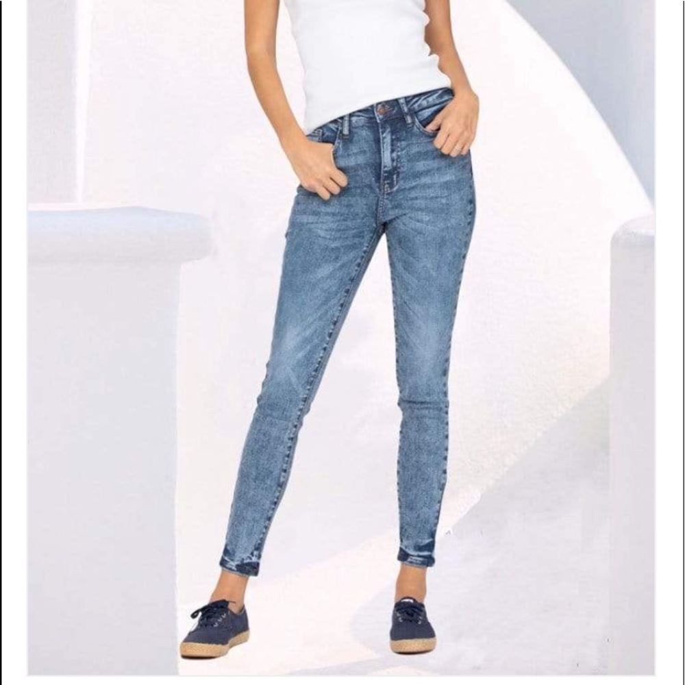 Judy Blue Acid Mineral Jeans 18W
